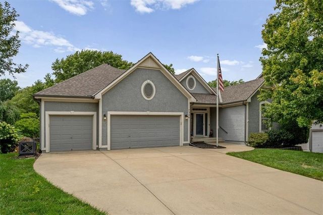 7326 Charles Street, Shawnee, KS 66216