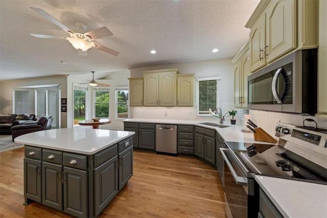 7326 Charles Street, Shawnee, KS 66216