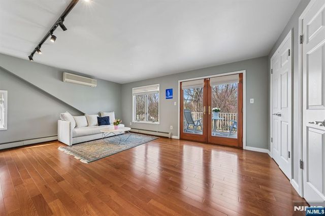 453 Fort Lee Road, Leonia, NJ 07605