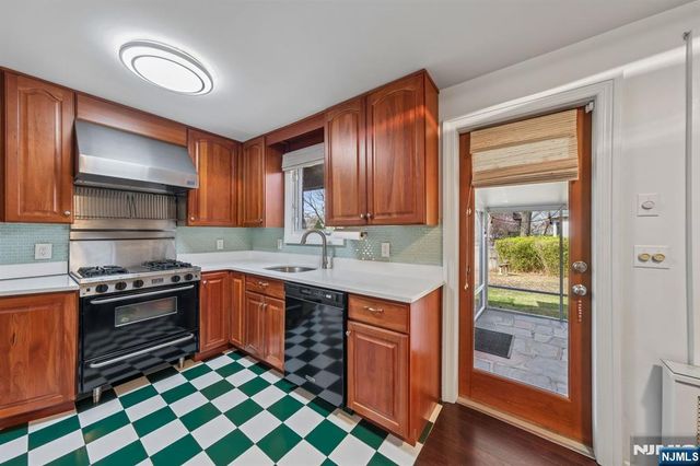 453 Fort Lee Road, Leonia, NJ 07605