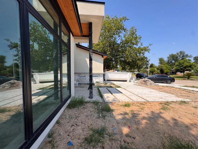 8005 Ridgeview Drive, Houston, TX 77055