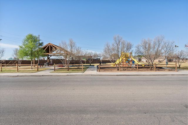 13816 Red Springs Avenue, Lubbock, TX 79423