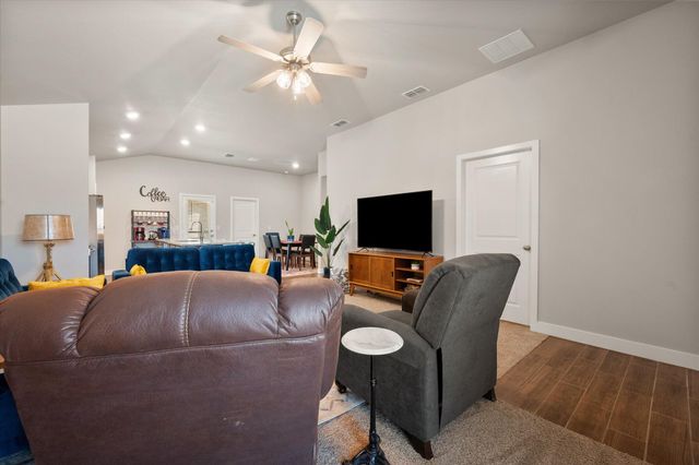 13816 Red Springs Avenue, Lubbock, TX 79423