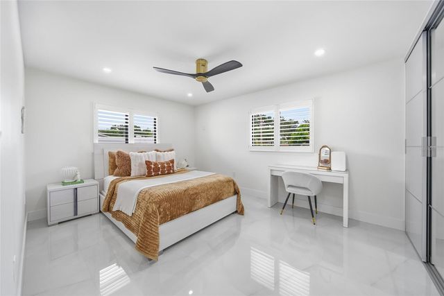 6013 45TH AVENUE N, Kenneth City, FL 33709