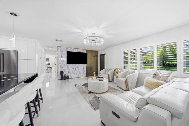 6013 45TH AVENUE N, Kenneth City, FL 33709