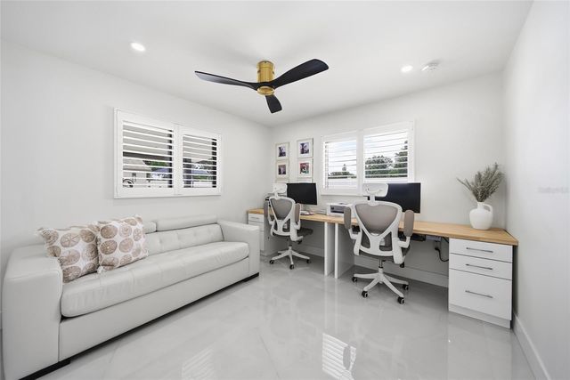 6013 45TH AVENUE N, Kenneth City, FL 33709