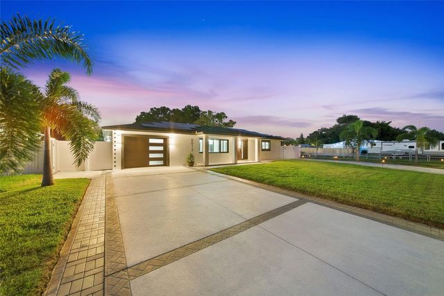 6013 45TH AVENUE N, Kenneth City, FL 33709