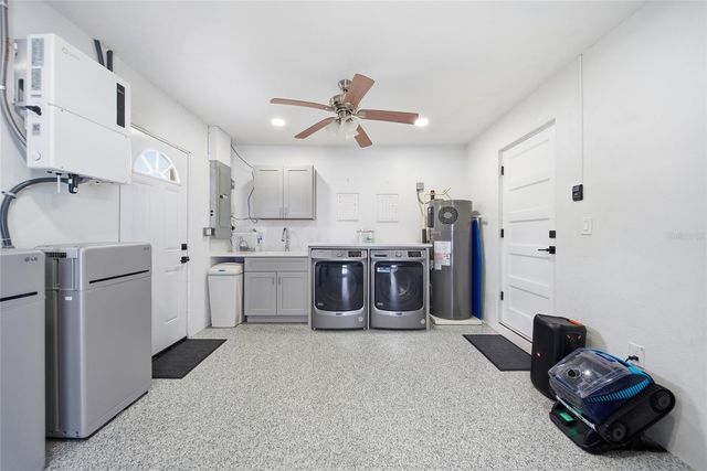 6013 45TH AVENUE N, Kenneth City, FL 33709
