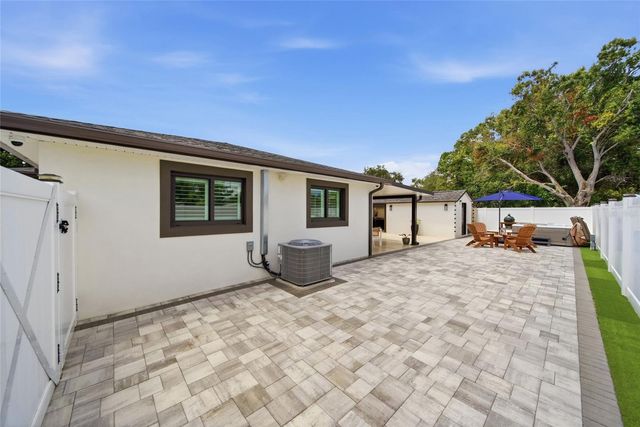 6013 45TH AVENUE N, Kenneth City, FL 33709