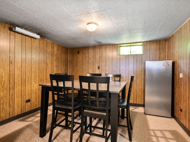 2844 W 100th Place, Evergreen Park, IL 60805