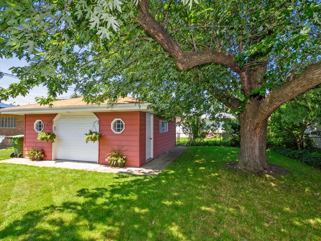 2844 W 100th Place, Evergreen Park, IL 60805