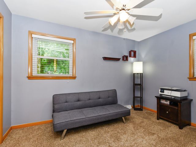 2844 W 100th Place, Evergreen Park, IL 60805