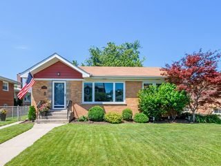 2844 W 100th Place, Evergreen Park, IL 60805