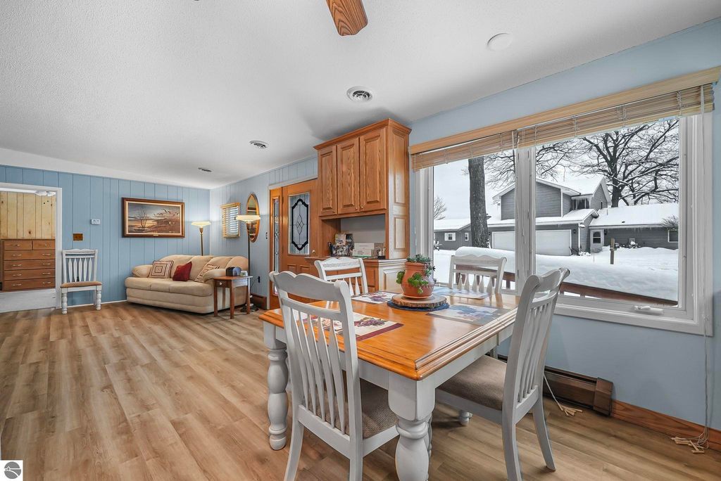 Image 11 of property listing at 224 W Lake Drive, Cadillac, MI 49601