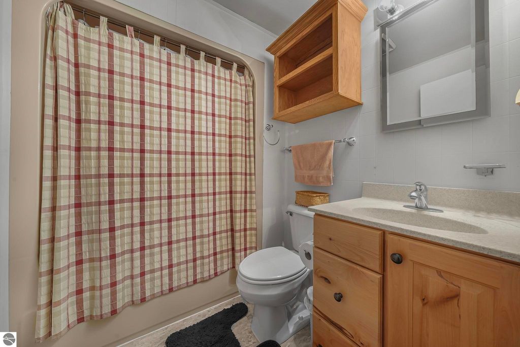 Image 25 of property listing at 224 W Lake Drive, Cadillac, MI 49601