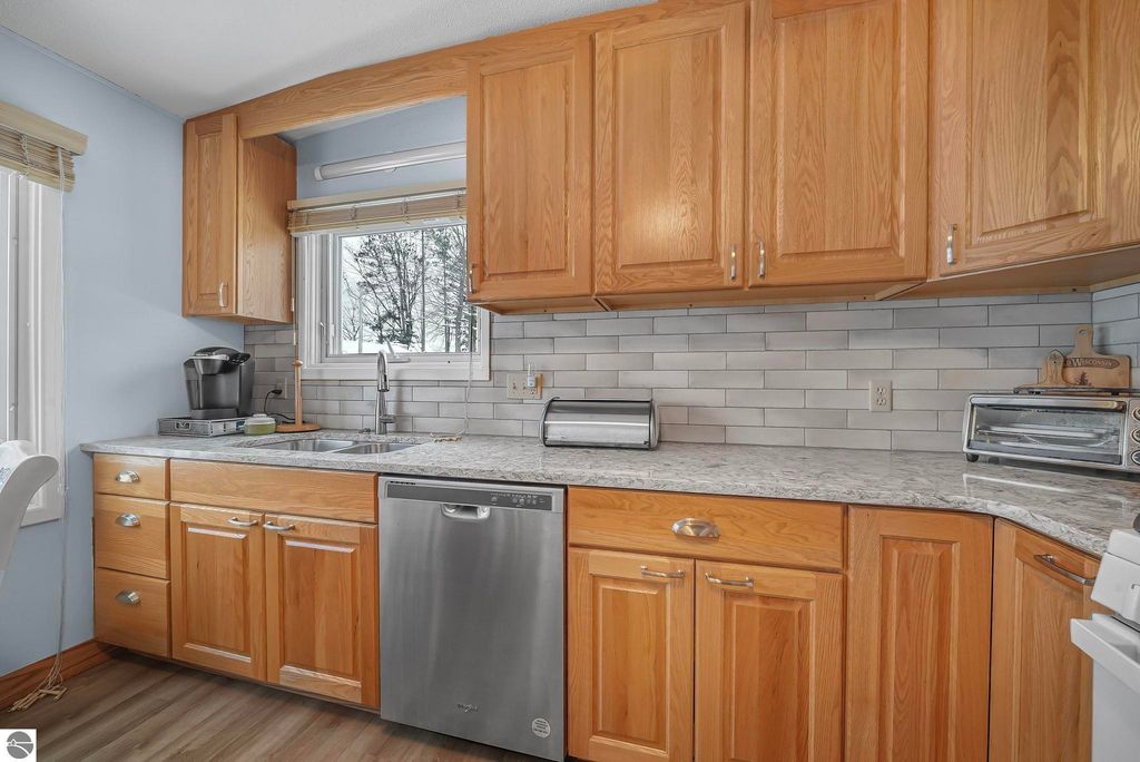 Image 5 of property listing at 224 W Lake Drive, Cadillac, MI 49601