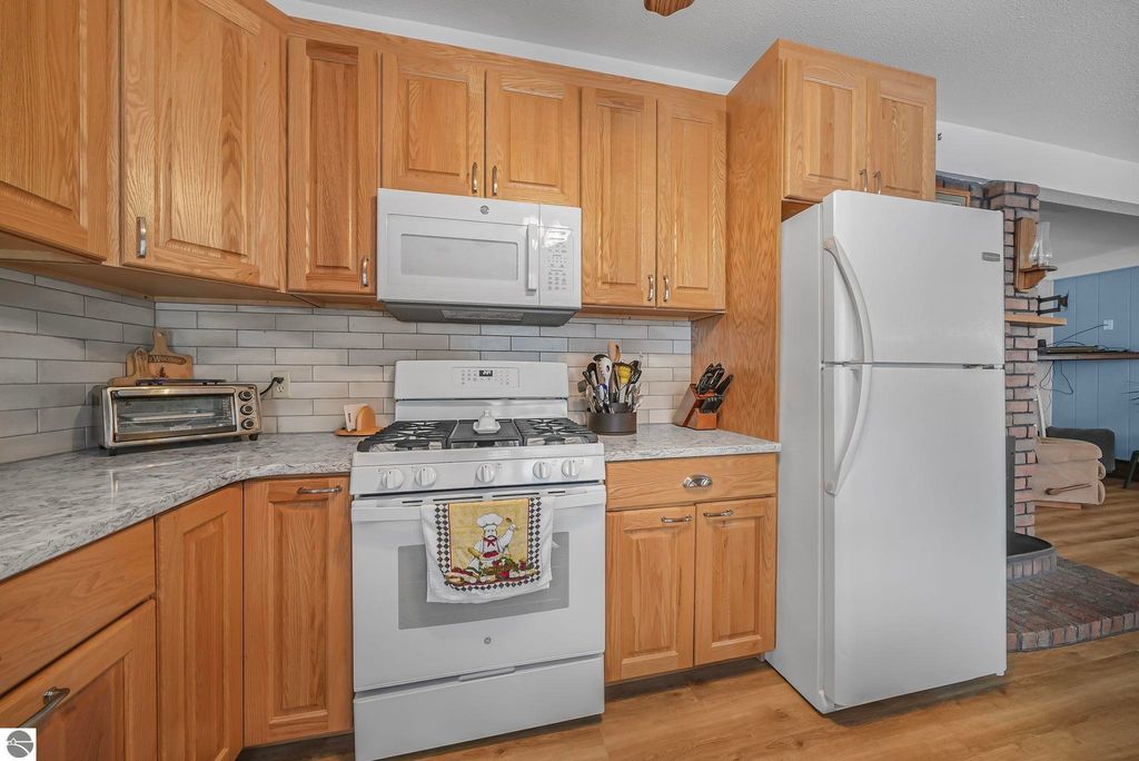 Image 8 of property listing at 224 W Lake Drive, Cadillac, MI 49601