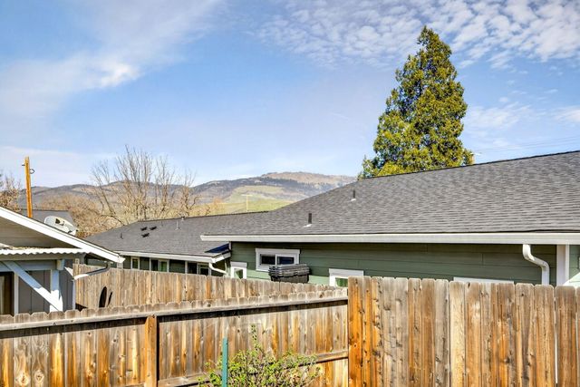 239 E Hersey Street, Ashland, OR 97520