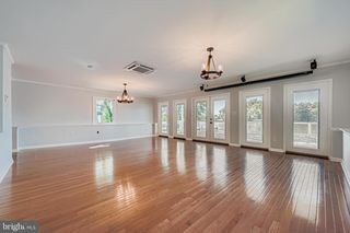 800 CREEK RD, Essex, MD 21221