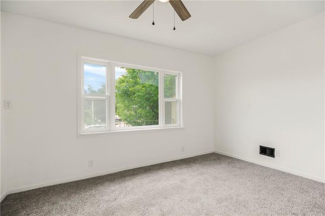 11120 E 35th Terrace, Independence, MO 64052