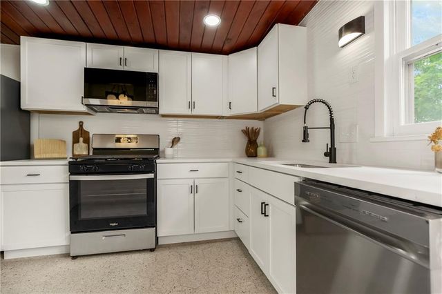 11120 E 35th Terrace, Independence, MO 64052