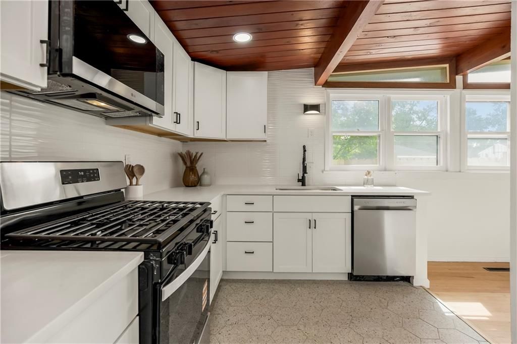 11120 E 35th Terrace, Independence, MO 64052
