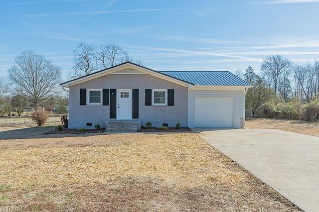8915 Linwood Southmont Road, Lexington, NC 27292
