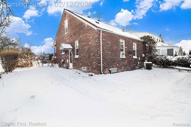 23306 Tireman Street, Dearborn Heights, MI 48127