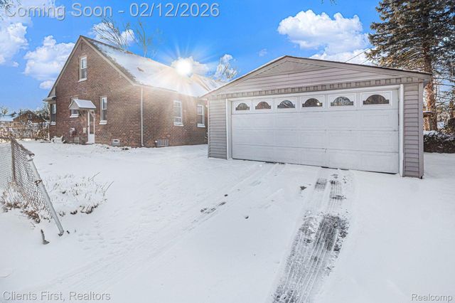 23306 Tireman Street, Dearborn Heights, MI 48127