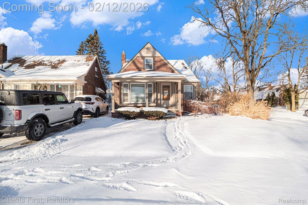 23306 Tireman Street, Dearborn Heights, MI 48127