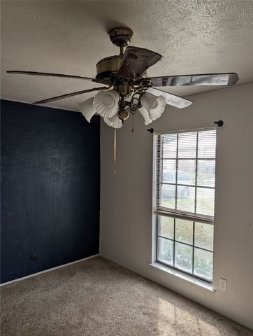 6925 Sandstone Court, Fort Worth, TX 76120