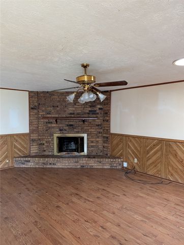 6925 Sandstone Court, Fort Worth, TX 76120