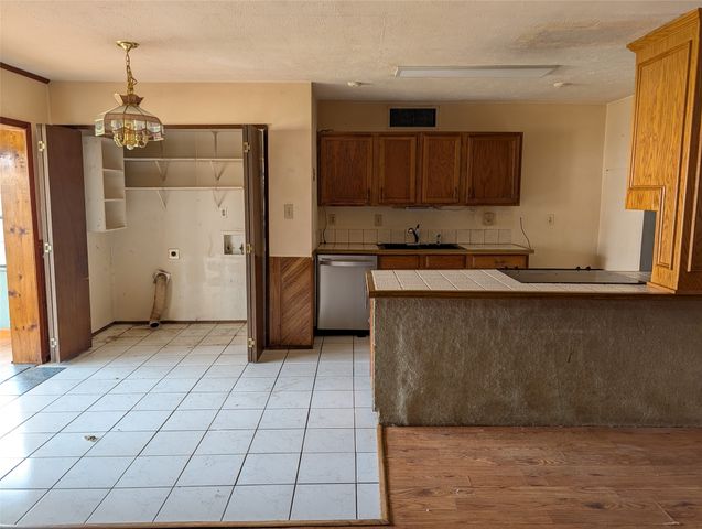 6925 Sandstone Court, Fort Worth, TX 76120