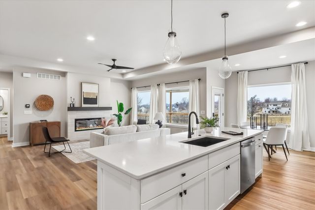 3215 Sunflower Street, Ely, IA 52227