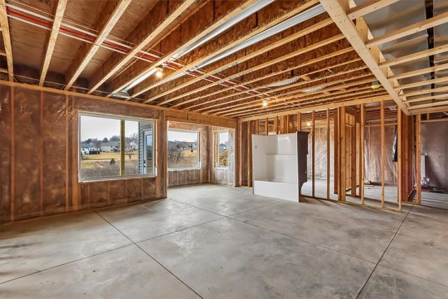 3215 Sunflower Street, Ely, IA 52227