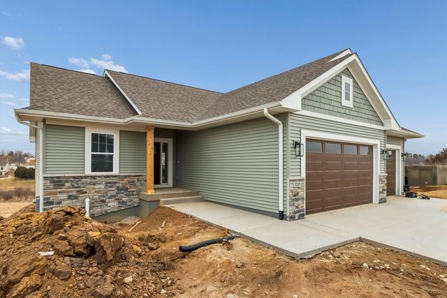 3215 Sunflower Street, Ely, IA 52227