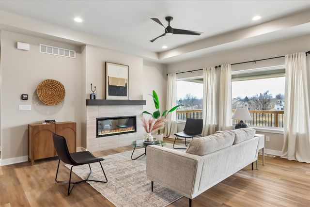 3215 Sunflower Street, Ely, IA 52227