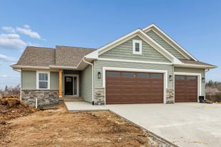 3215 Sunflower Street, Ely, IA 52227