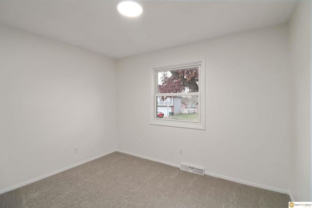 2404 Circletown Place, Bellevue, NE 68123