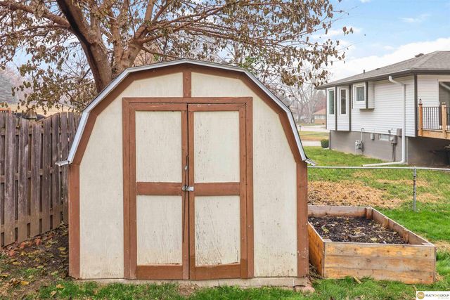 2404 Circletown Place, Bellevue, NE 68123