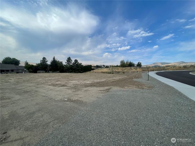 15 Parks Drive, Okanogan, WA 98840