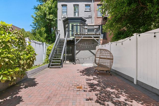 954 PARK Place, New York City, NY 11213