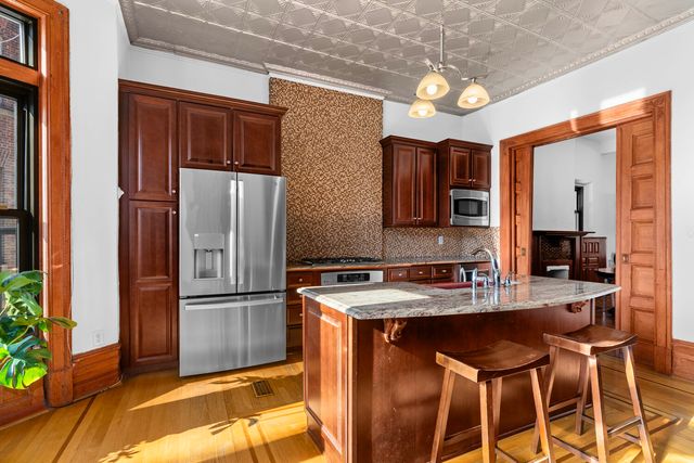 954 PARK Place, New York City, NY 11213