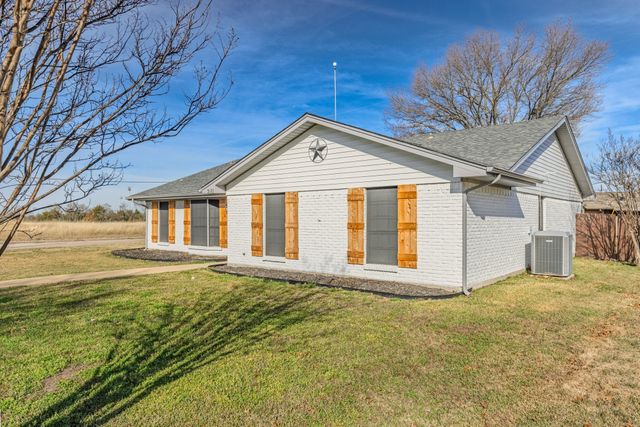 2401 Farr Street, Caddo Mills, TX 75135