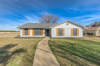 2401 Farr Street, Caddo Mills, TX 75135