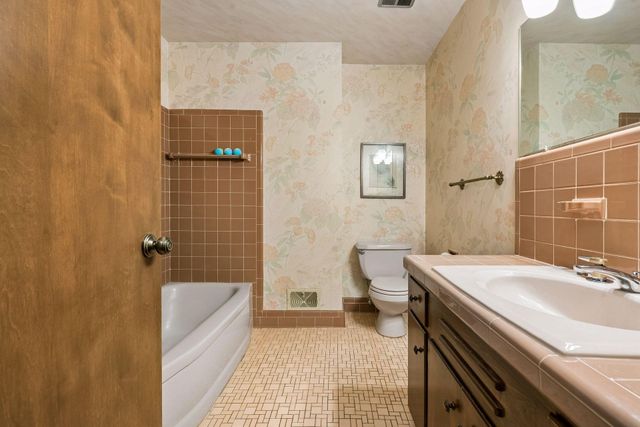 5932 Walnut Drive, Edina, MN 55436