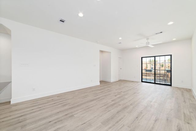 11924 N Hoa Sen Circle, Houston, TX 77072