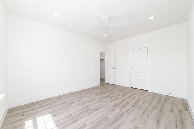 11924 N Hoa Sen Circle, Houston, TX 77072