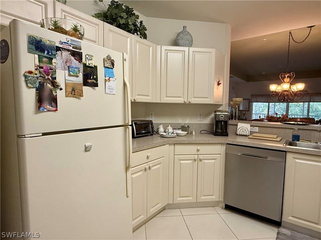 7823 Regal Heron CIR 9, Naples, FL 34104