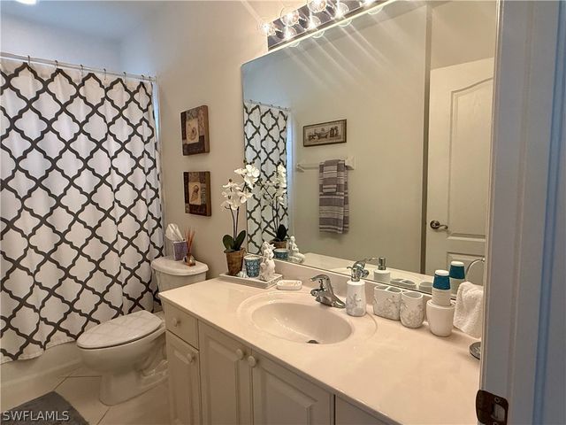 7823 Regal Heron CIR 9, Naples, FL 34104